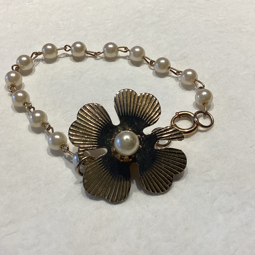 Vintage Gold and Pearl Floral Bracelet